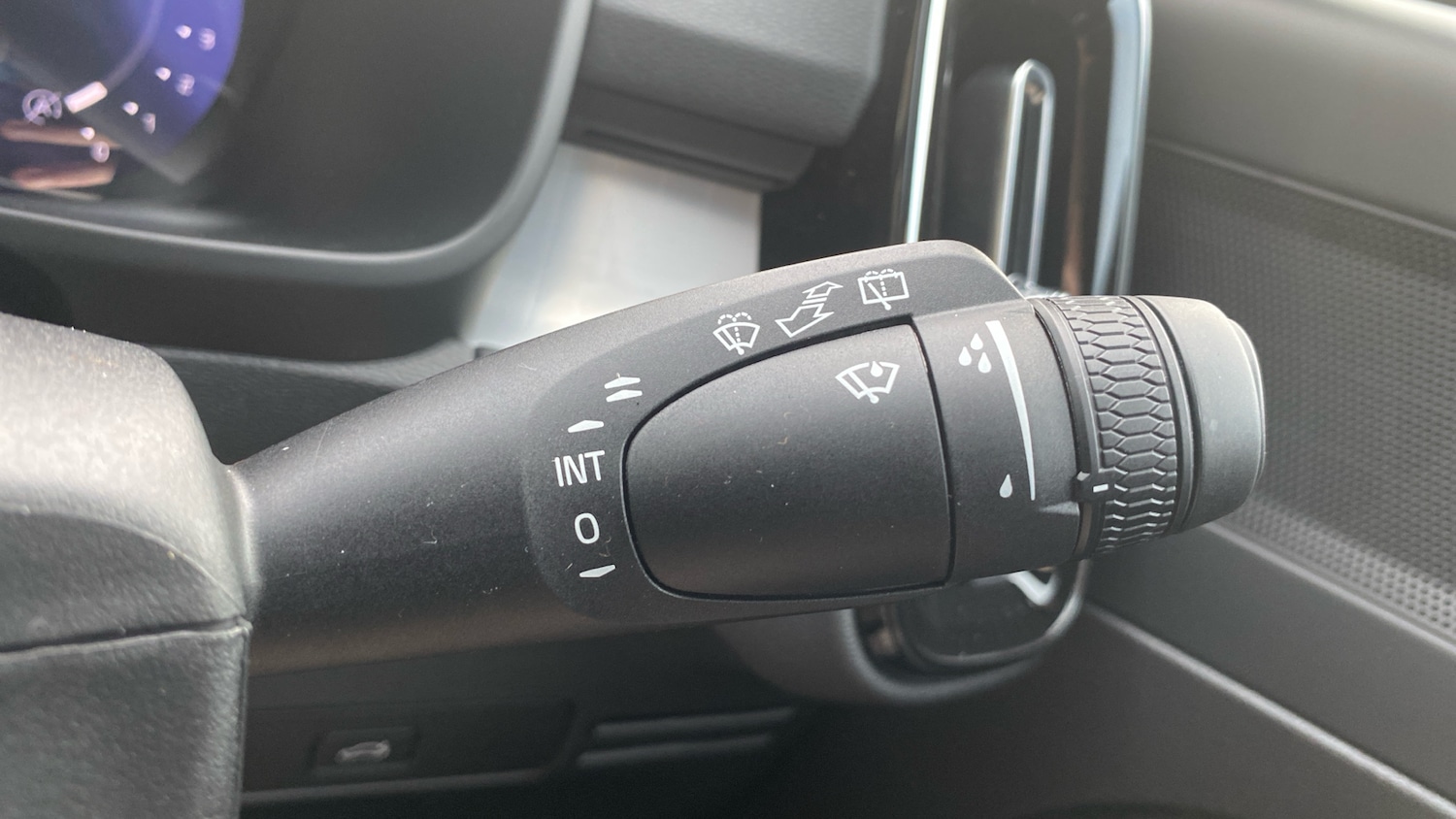 Used Volvo XC40 2025 for sale - 76895204: Photo 21