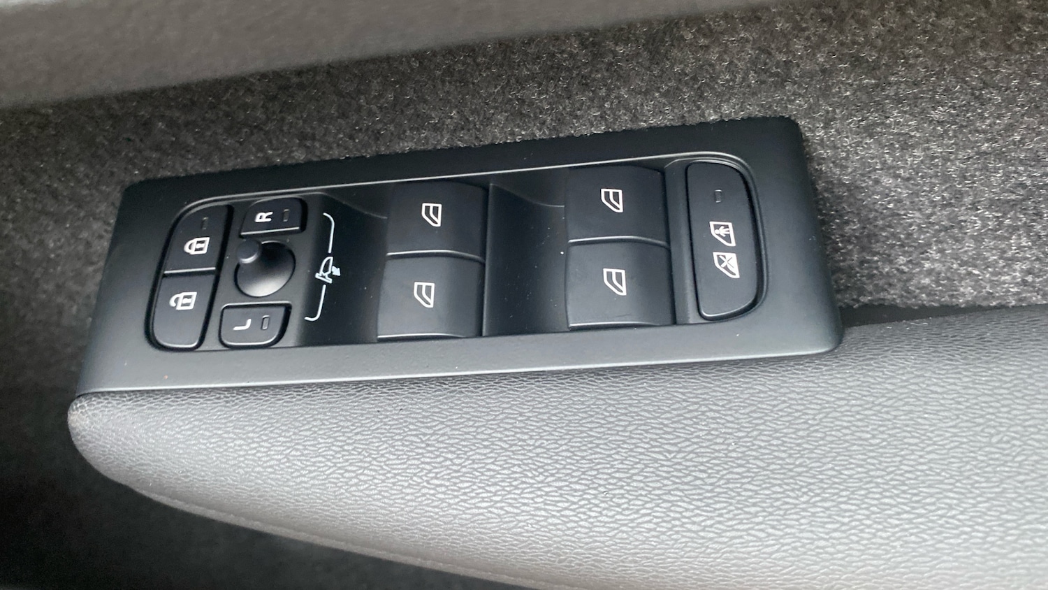 Used Volvo XC40 2025 for sale - 76895204: Photo 22