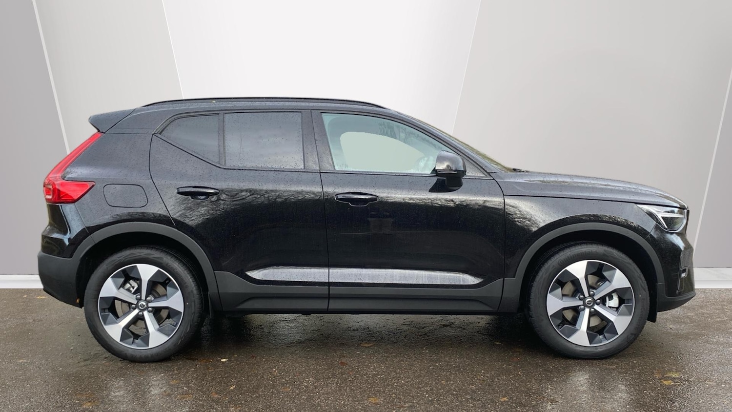 Used Volvo XC40 2025 for sale - 76895204: Photo 3