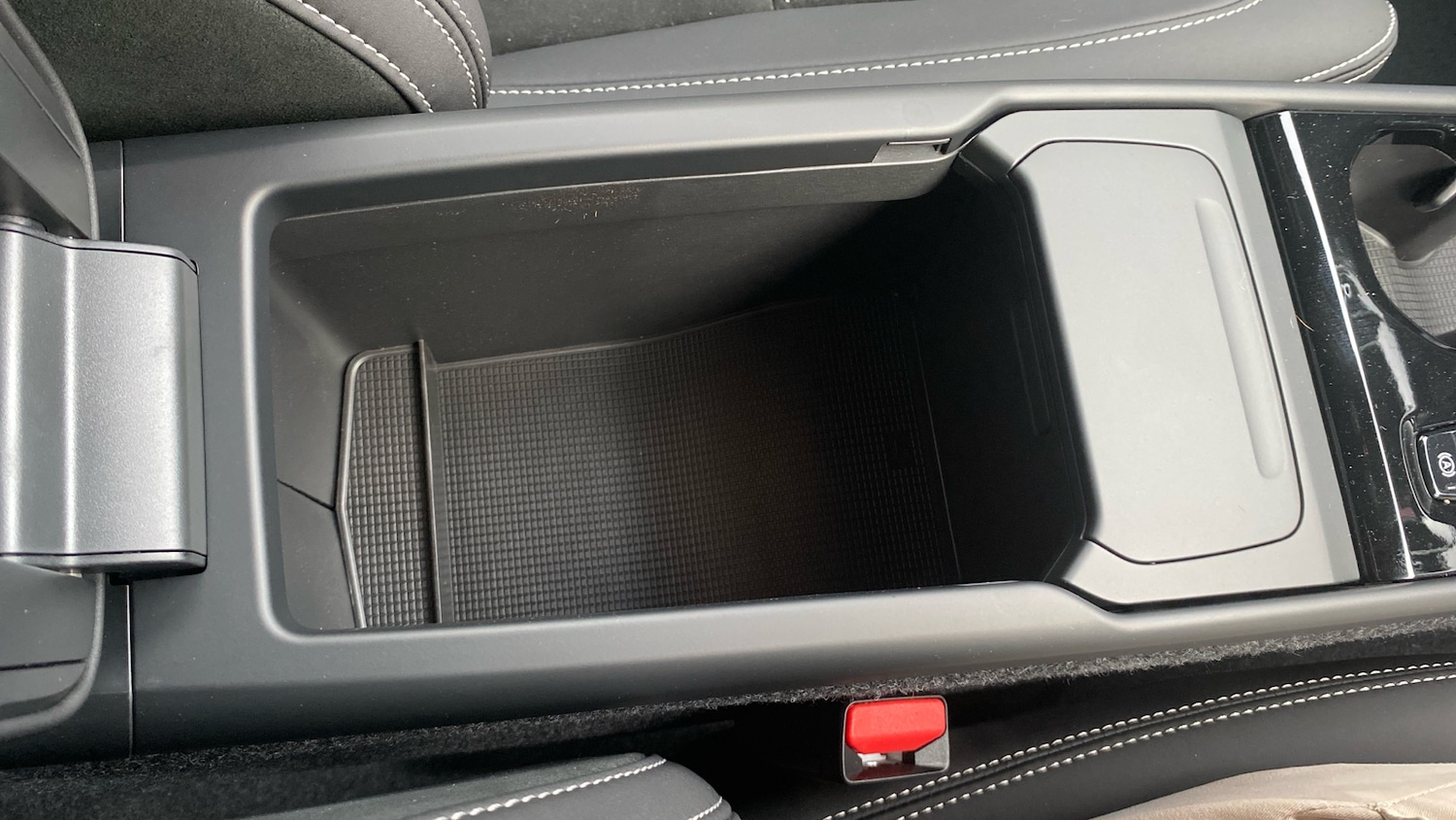 Used Volvo XC40 2025 for sale - 76895204: Photo 34