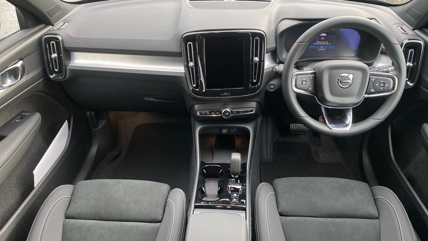 Used Volvo XC40 2025 for sale - 76895204: Photo 5