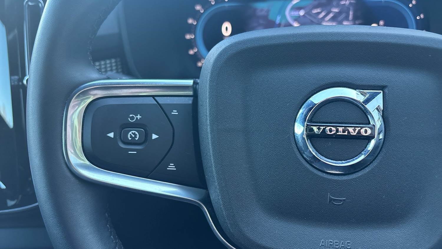 Used Volvo XC40 2024 for sale - 77210917: Photo 20