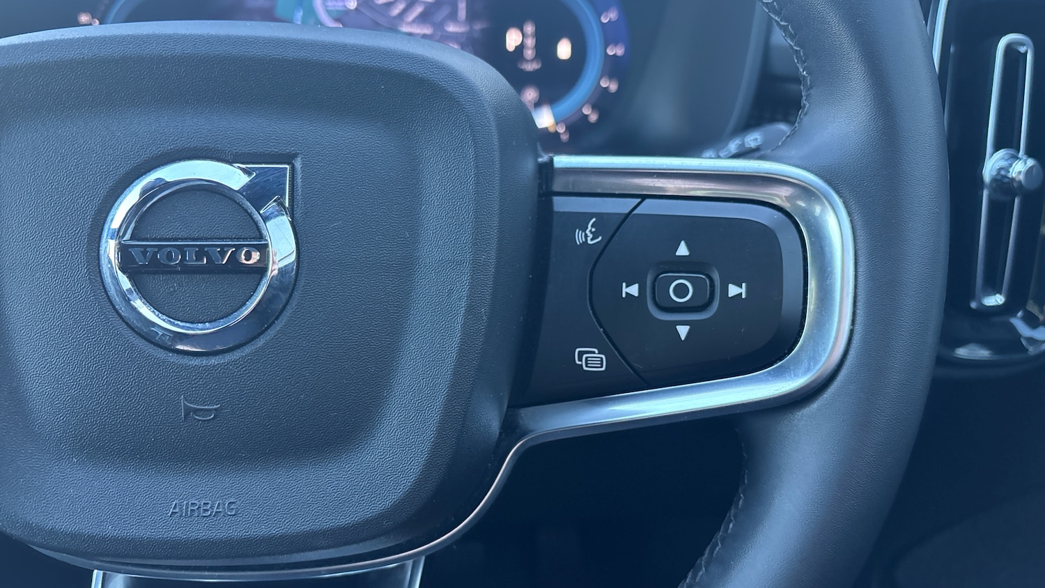 Used Volvo XC40 2024 for sale - 77210917: Photo 21