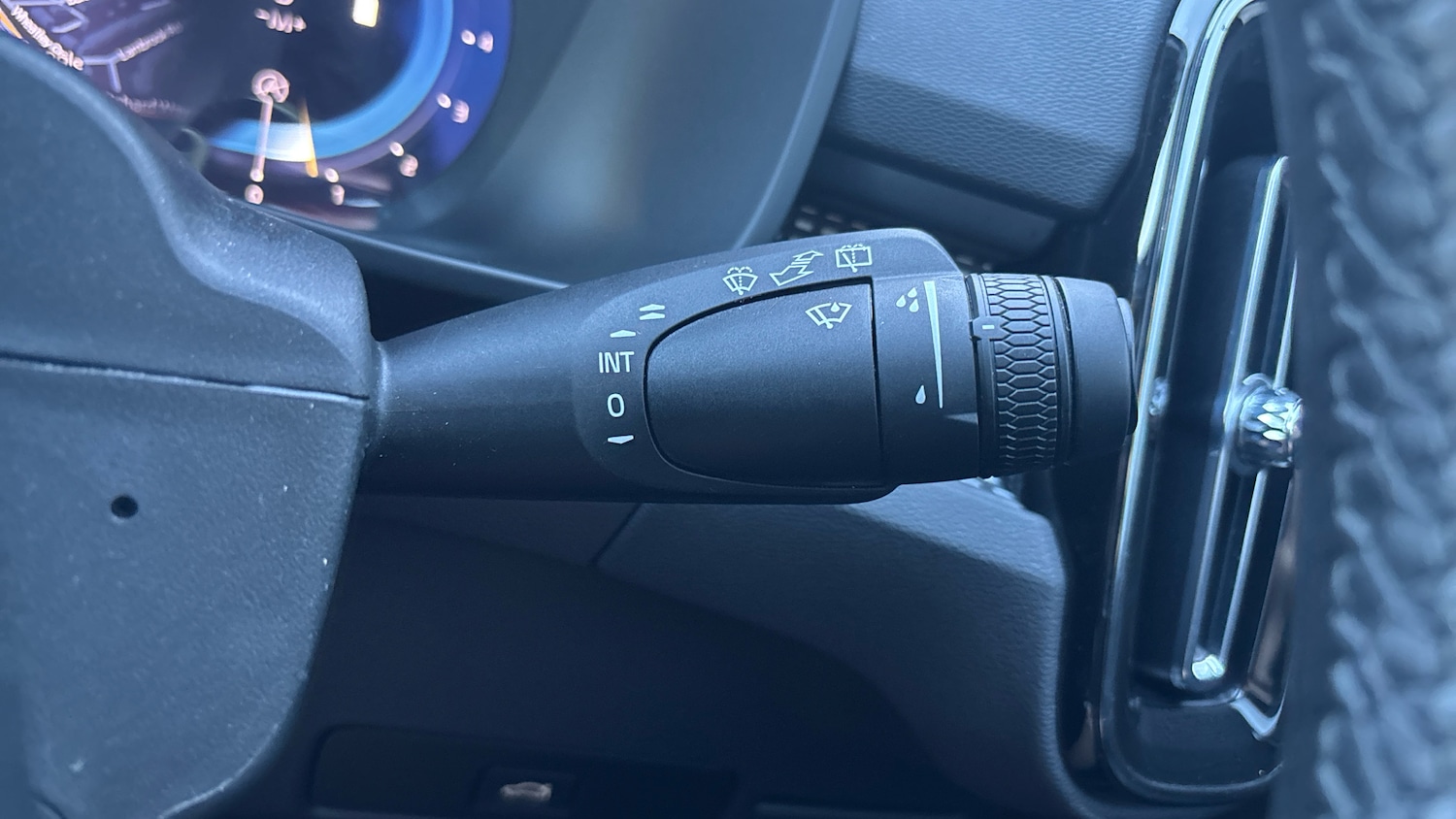 Used Volvo XC40 2024 for sale - 77210917: Photo 22