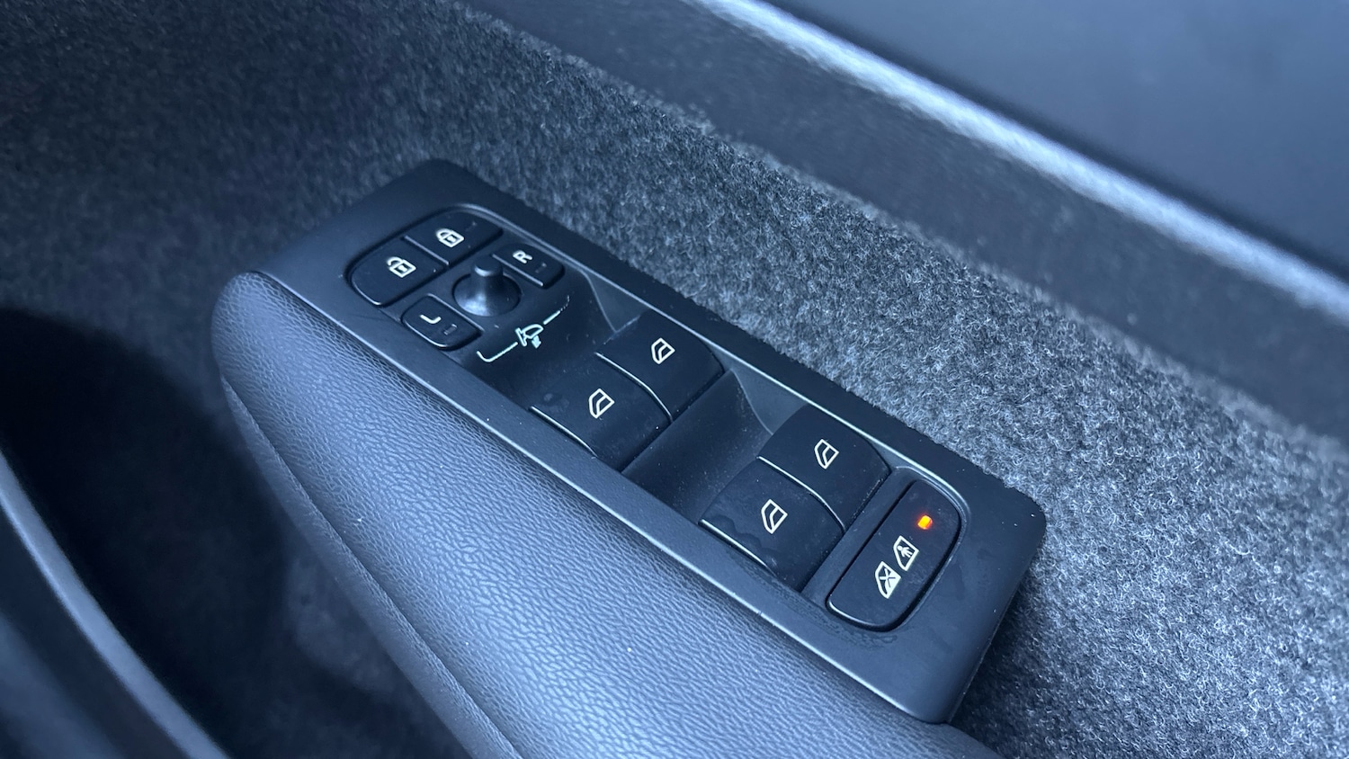 Used Volvo XC40 2024 for sale - 77210917: Photo 23