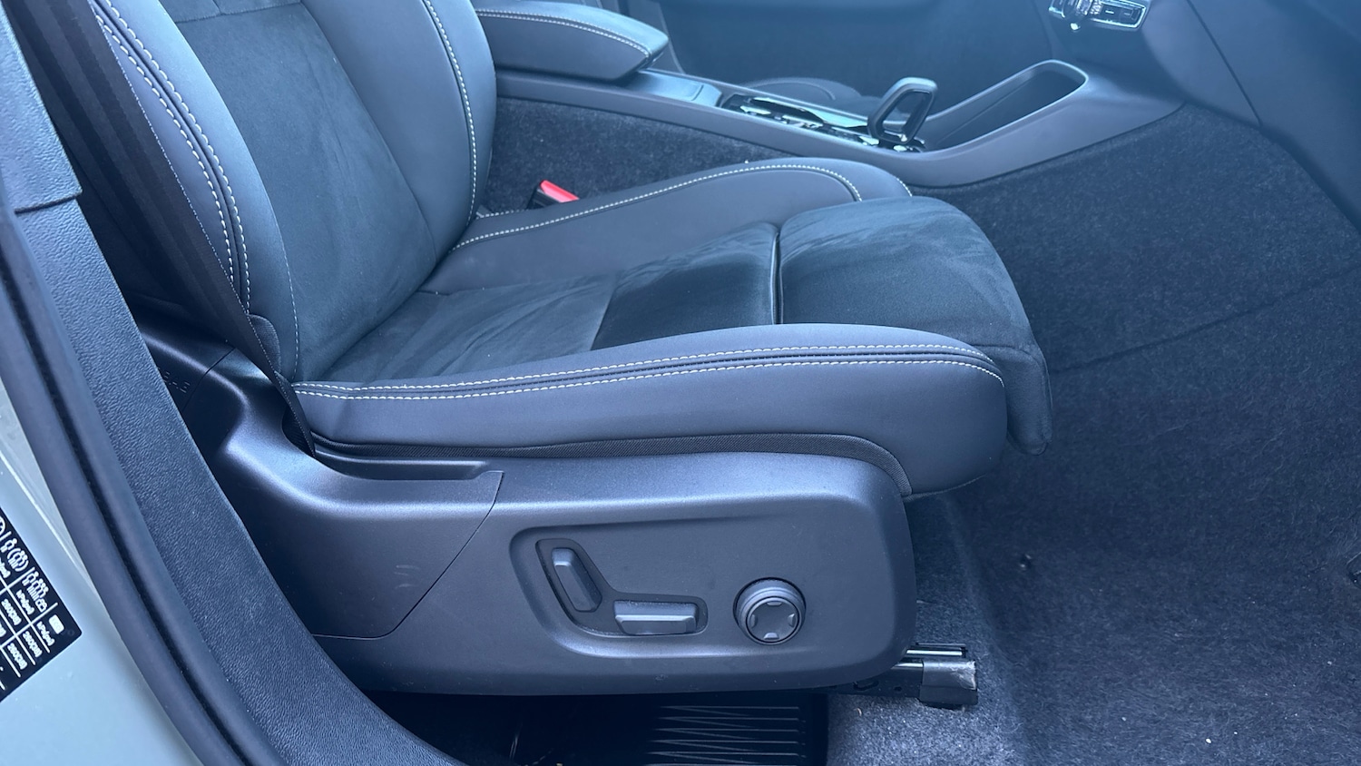 Used Volvo XC40 2024 for sale - 77210917: Photo 29