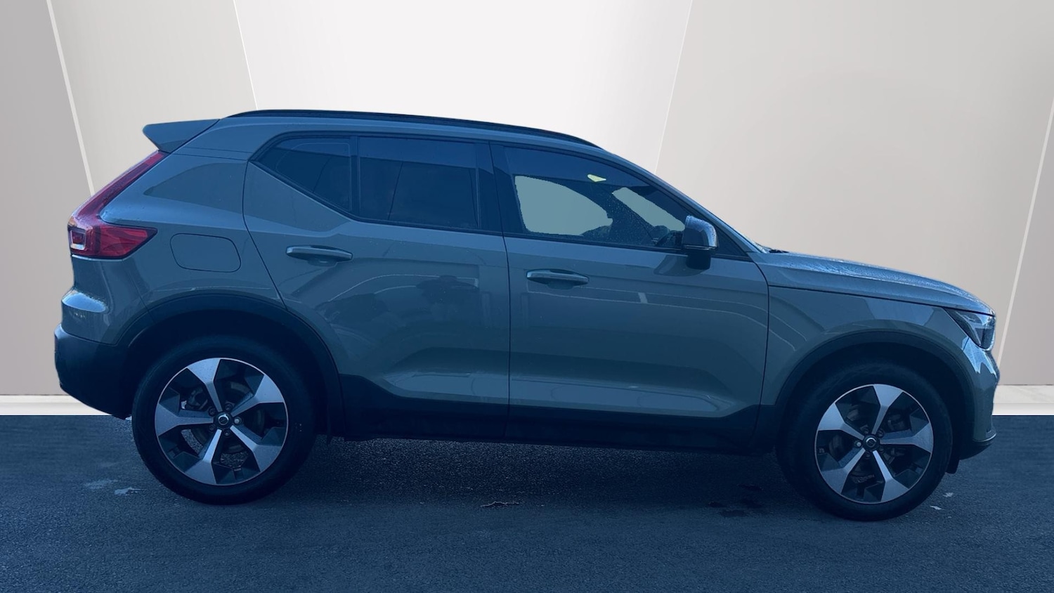 Used Volvo XC40 2024 for sale - 77210917: Photo 3