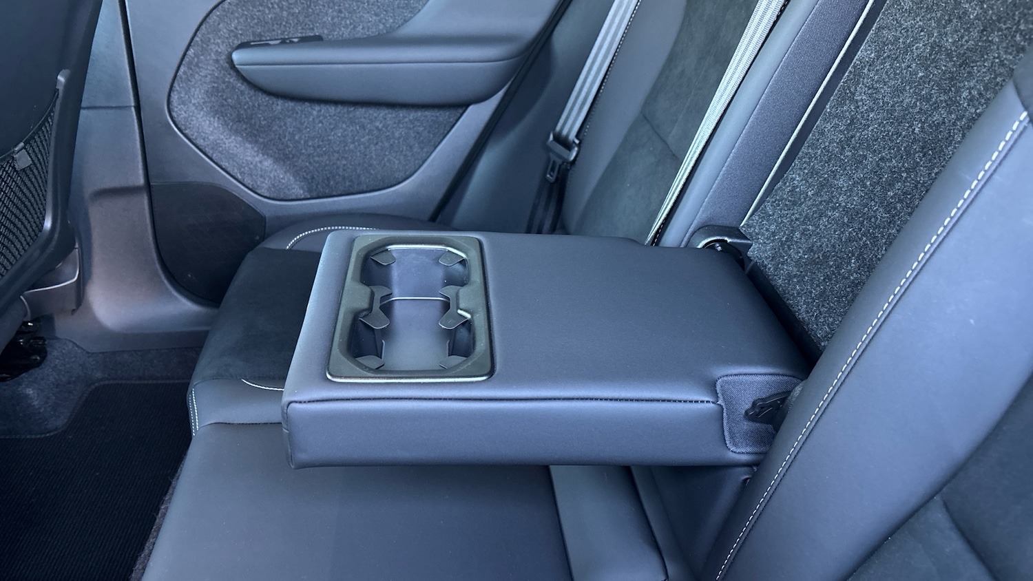 Used Volvo XC40 2024 for sale - 77210917: Photo 33