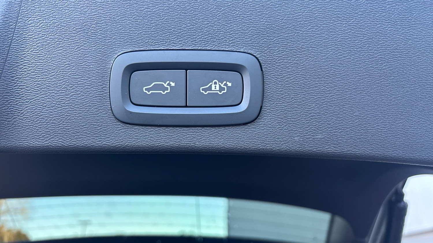 Used Volvo XC40 2024 for sale - 77210917: Photo 34