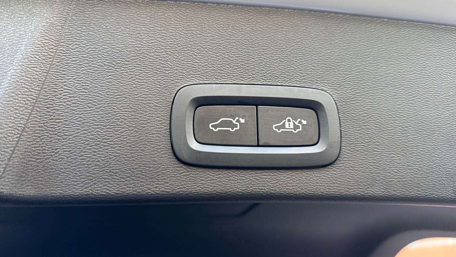 Used Volvo XC40 2025 for sale - 76736383: Photo 15