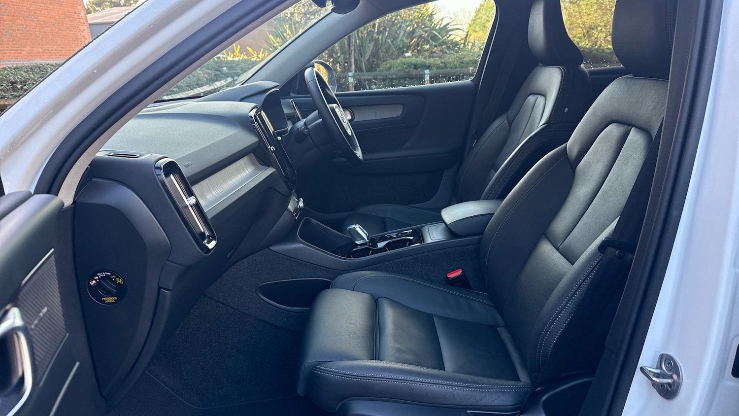 Used Volvo XC40 2025 for sale - 76736383: Photo 24