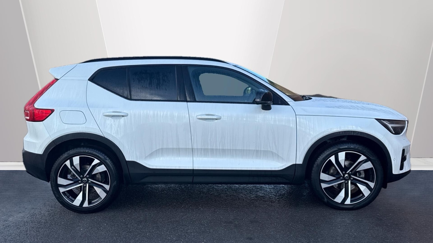 Used Volvo XC40 2025 for sale - 76736383: Photo 3