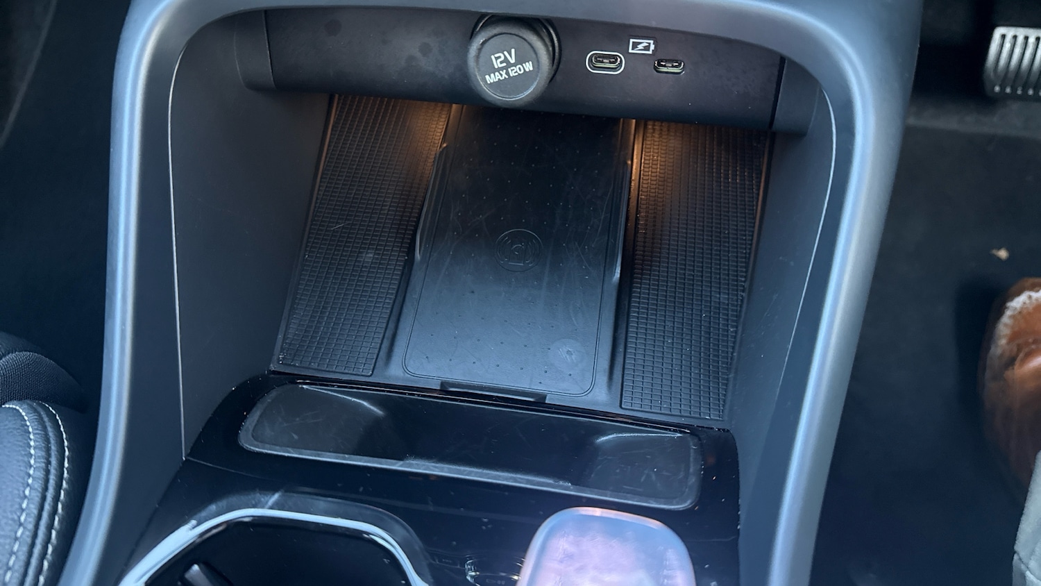 Used Volvo XC40 2025 for sale - 76736383: Photo 40