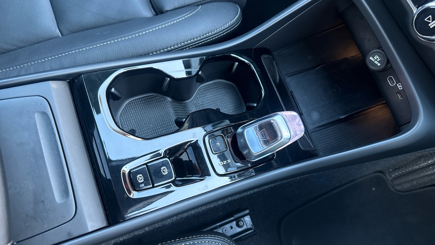 Used Volvo XC40 2025 for sale - 76736383: Photo 41