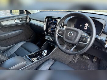 Used Volvo XC40 2025 for sale - 76736383: Photo