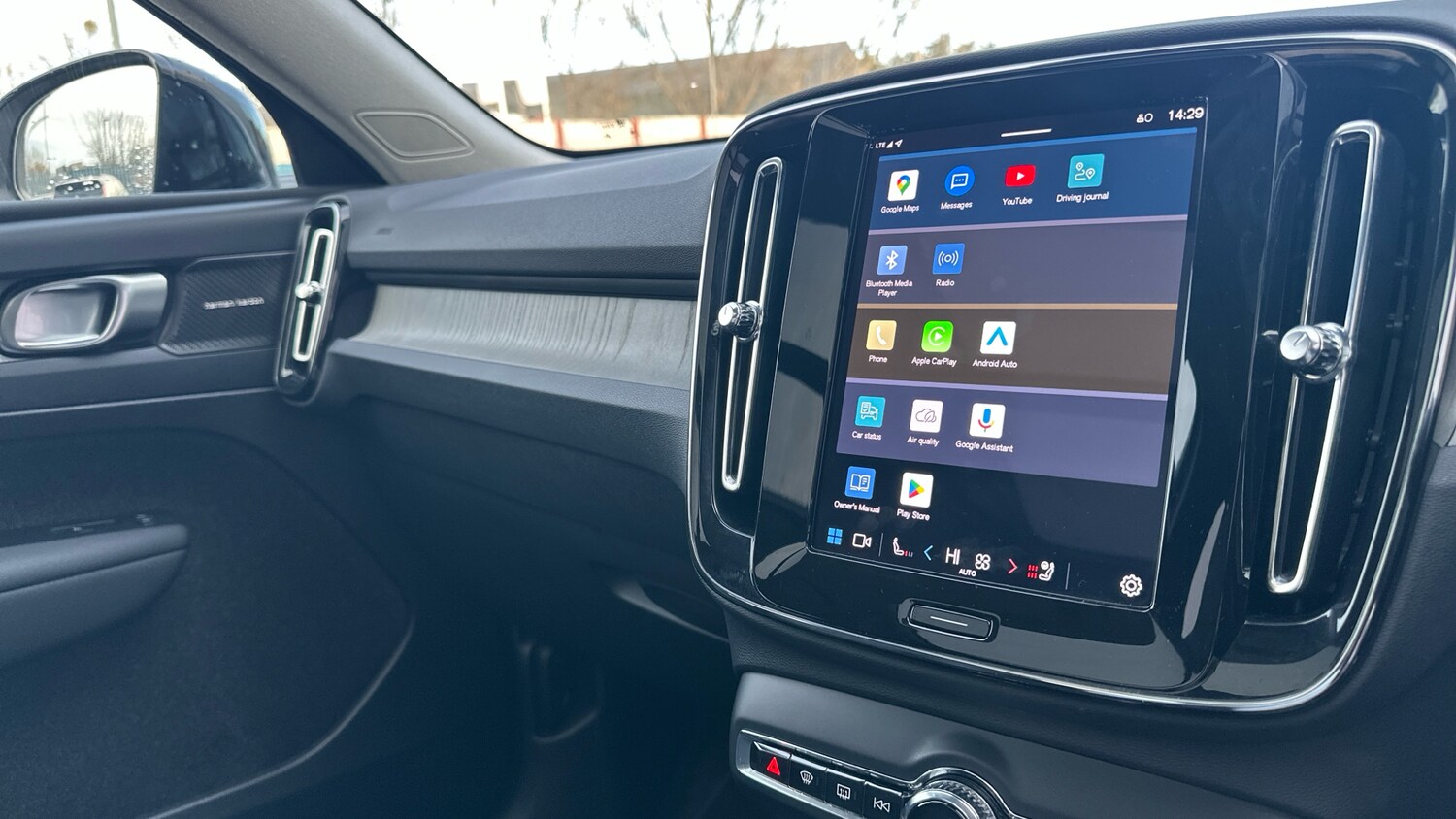 Used Volvo XC40 2025 for sale - 76736383: Photo 52