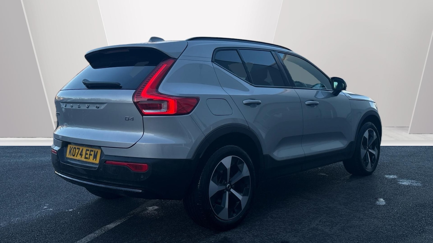 Used Volvo XC40 2025 for sale - 77171070: Photo 2