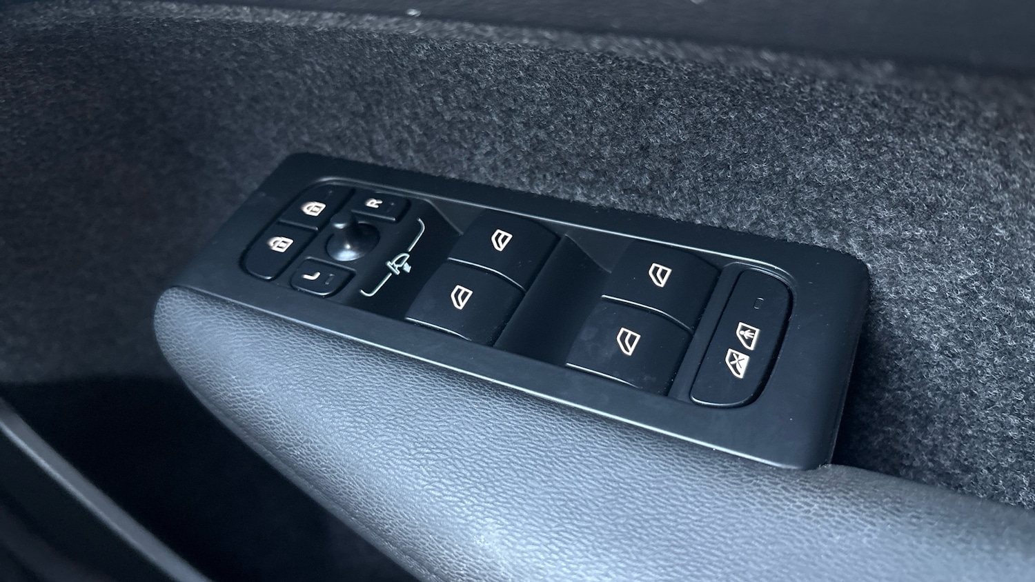 Used Volvo XC40 2025 for sale - 77171070: Photo 22