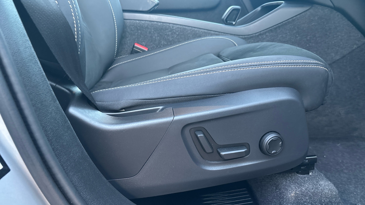 Used Volvo XC40 2025 for sale - 77171070: Photo 27