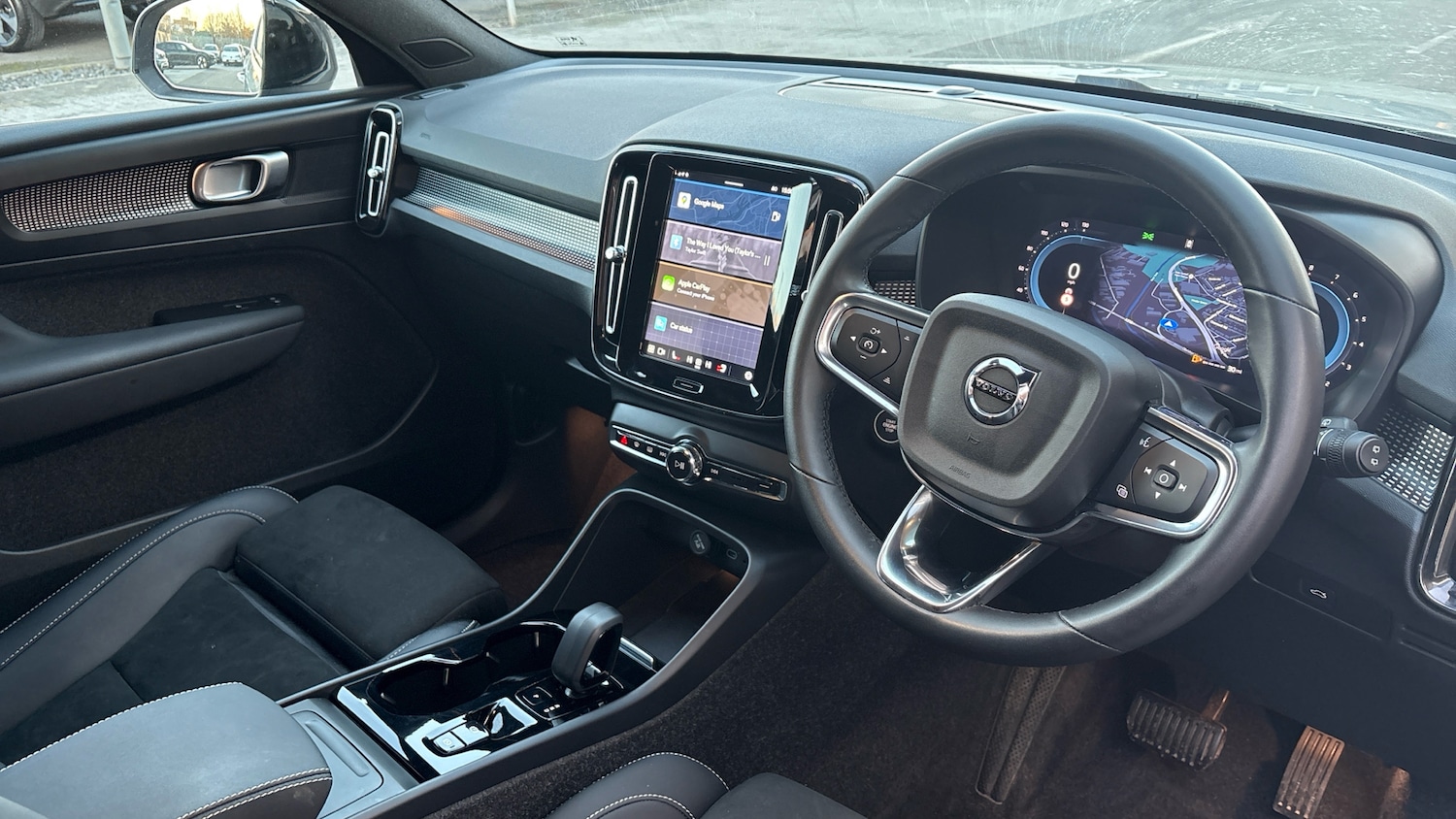 Used Volvo XC40 2025 for sale - 77171070: Photo 4