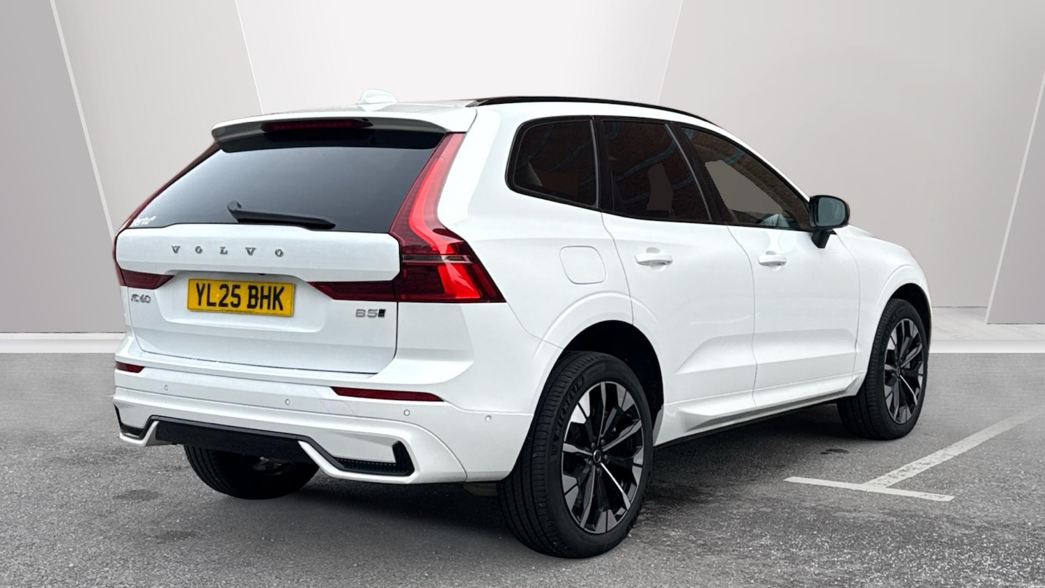 Used Volvo XC60 2025 for sale - 77589710: Photo 2