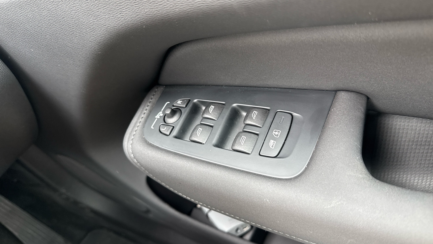 Used Volvo XC60 2025 for sale - 77589710: Photo 28