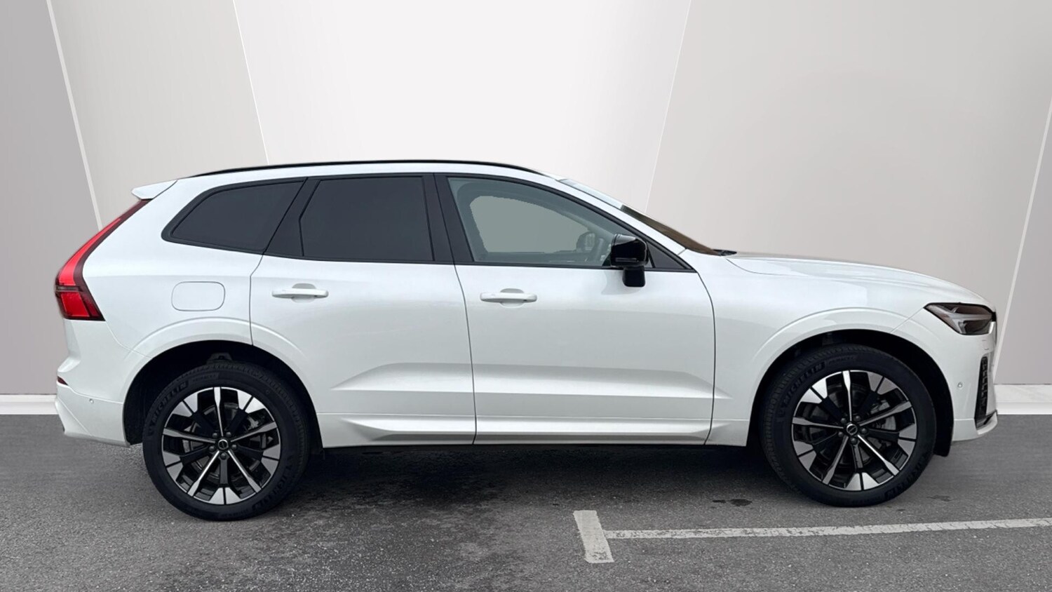 Used Volvo XC60 2025 for sale - 77589710: Photo 3