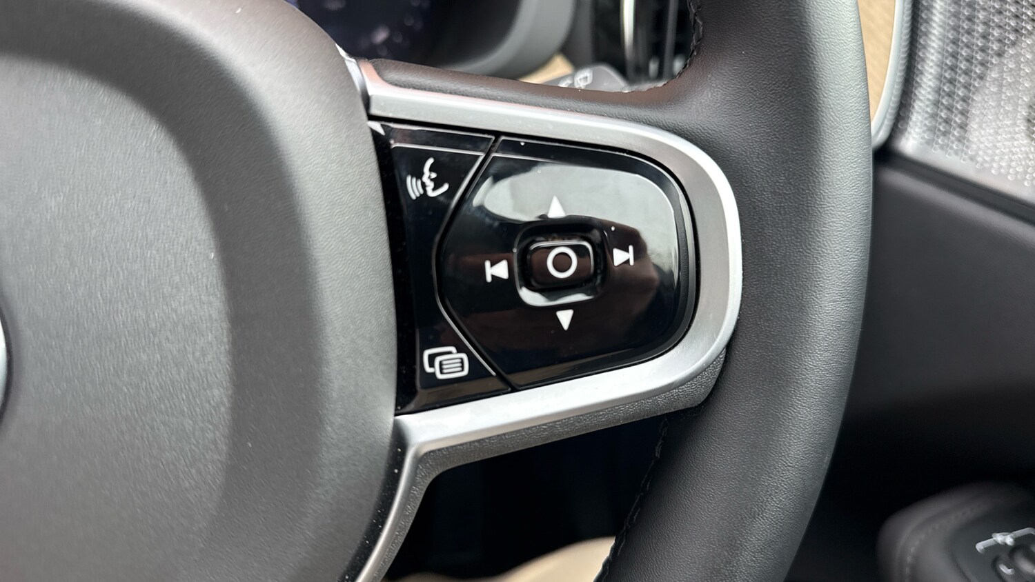 Used Volvo XC60 2025 for sale - 77589710: Photo 33