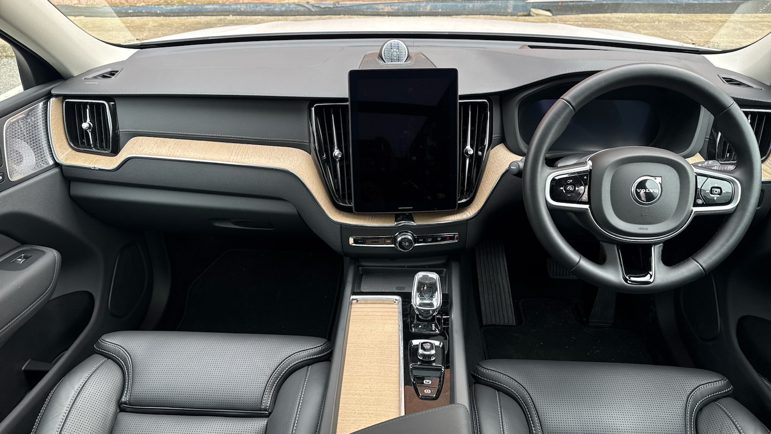 Used Volvo XC60 2025 for sale - 77589710: Photo 5