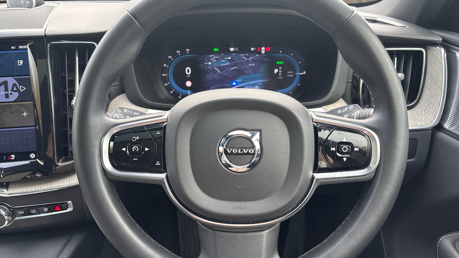 Used Volvo XC60 2023 for sale - 76653268: Photo 10