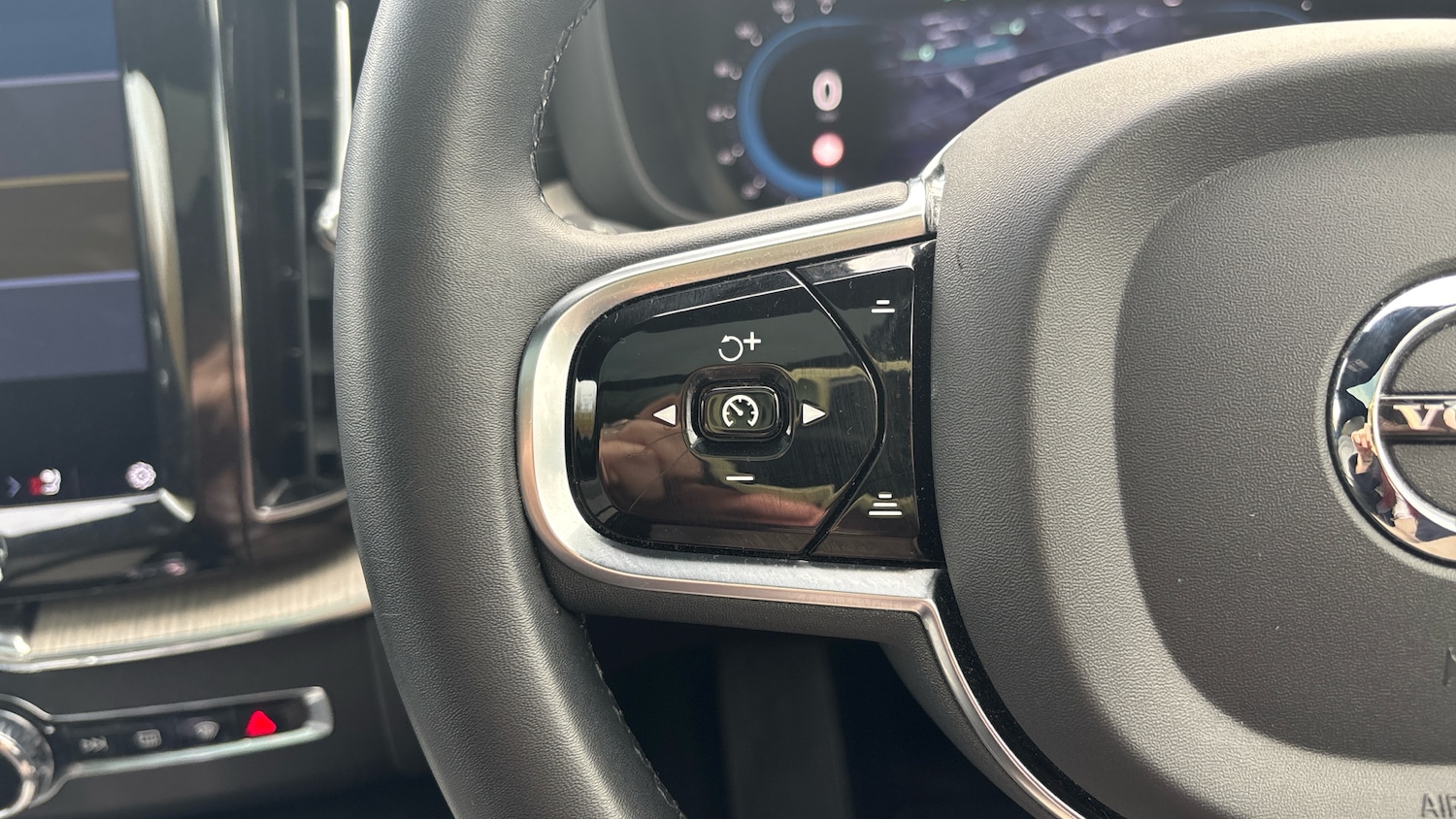 Used Volvo XC60 2023 for sale - 76653268: Photo 19