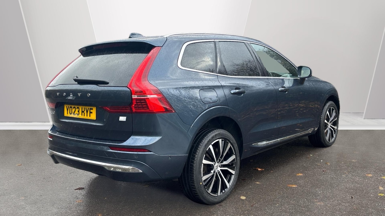 Used Volvo XC60 2023 for sale - 76653268: Photo 2