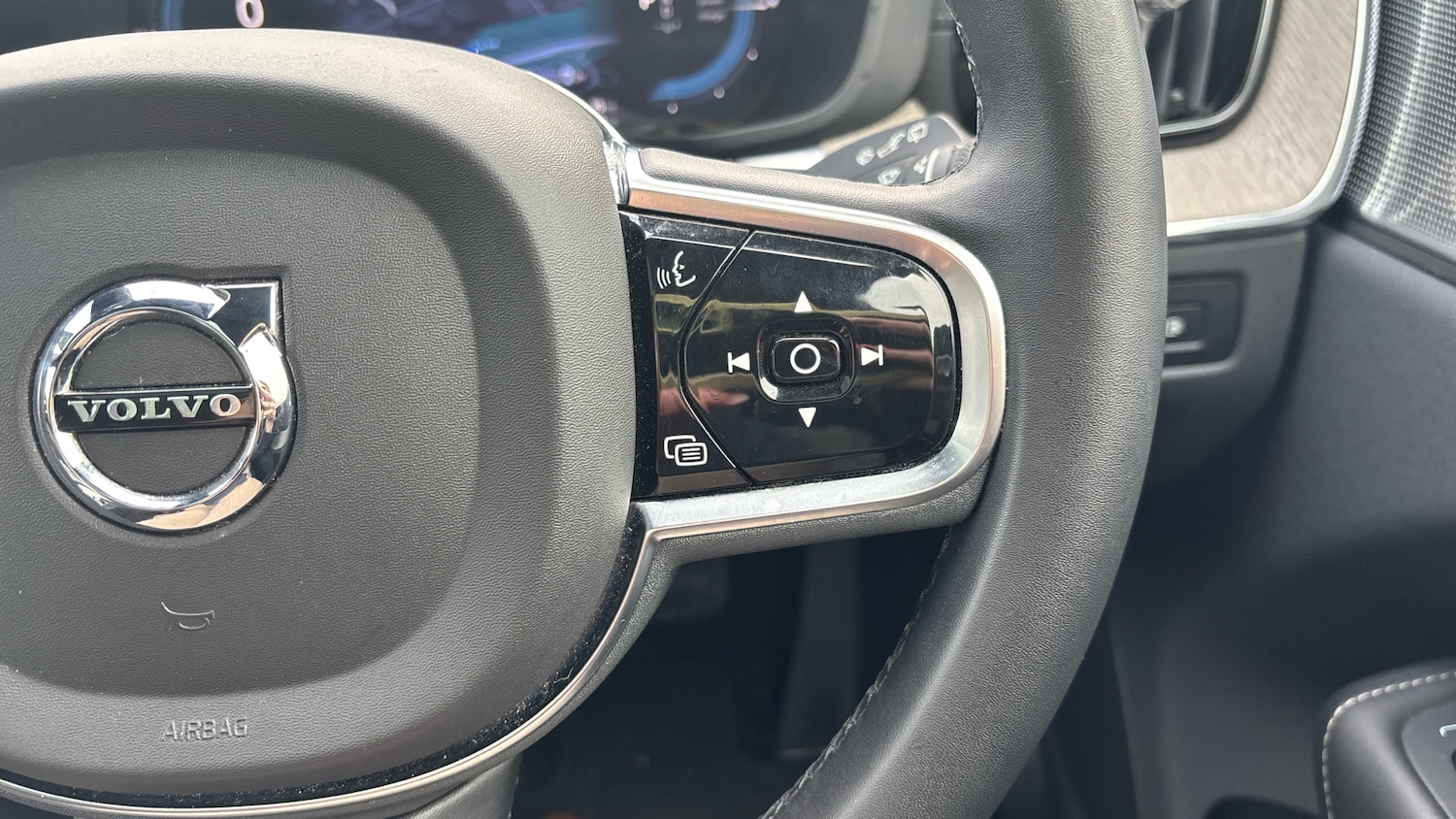 Used Volvo XC60 2023 for sale - 76653268: Photo 20