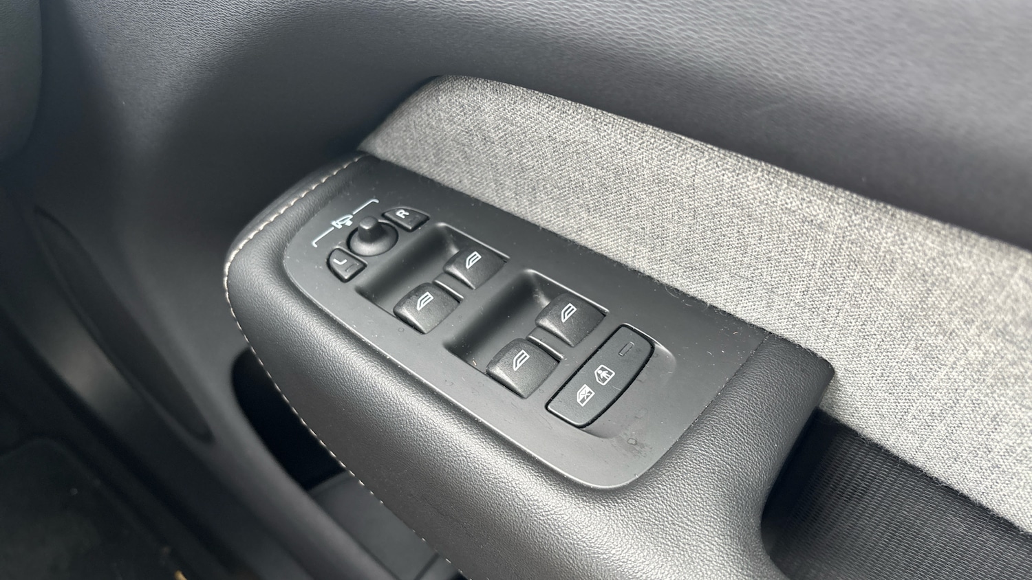 Used Volvo XC60 2023 for sale - 76653268: Photo 22