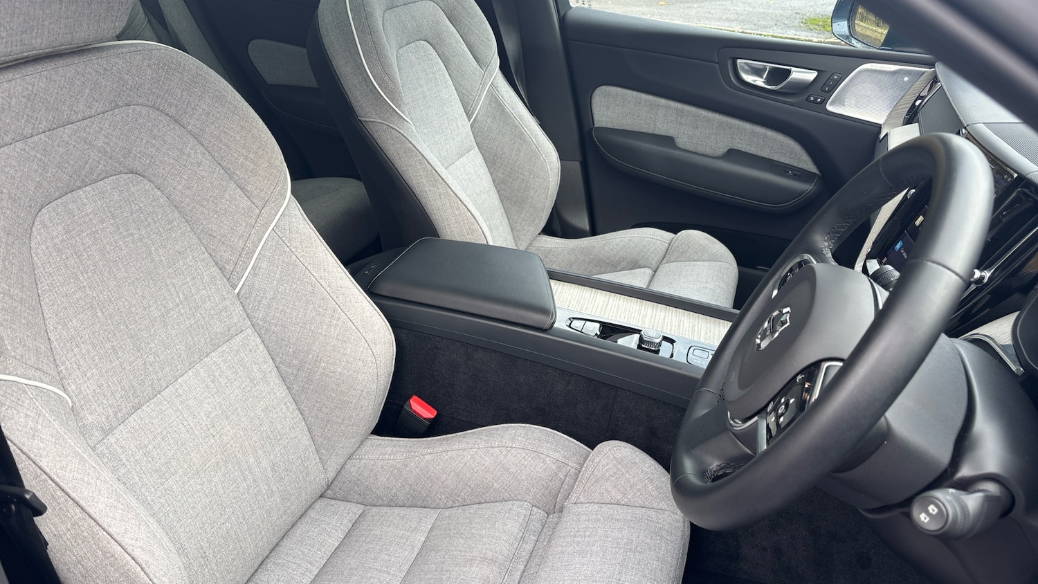 Used Volvo XC60 2023 for sale - 76653268: Photo 4