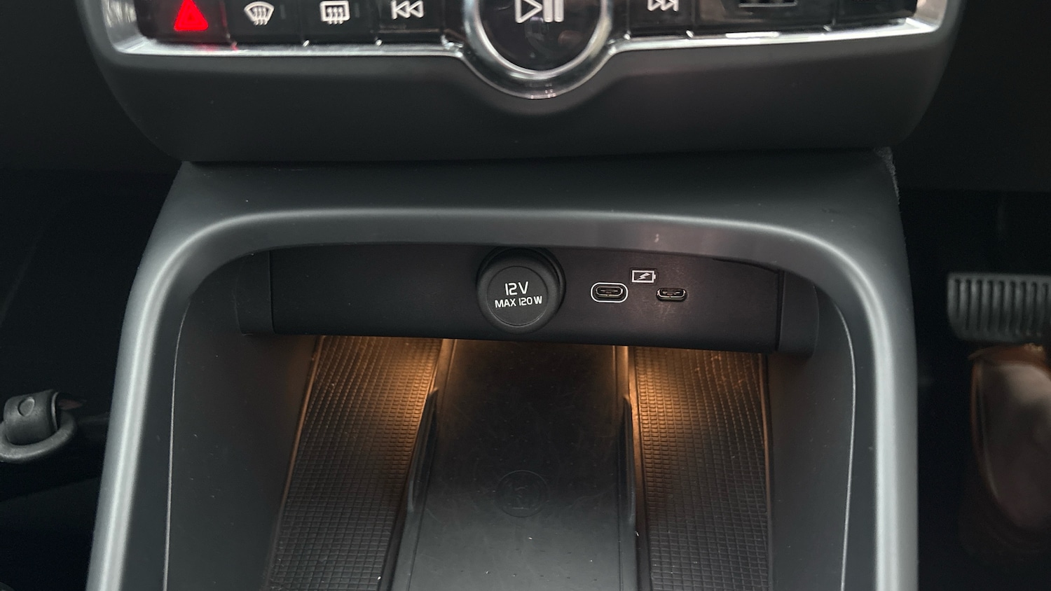 Used Volvo XC40 2025 for sale - 77445593: Photo 44