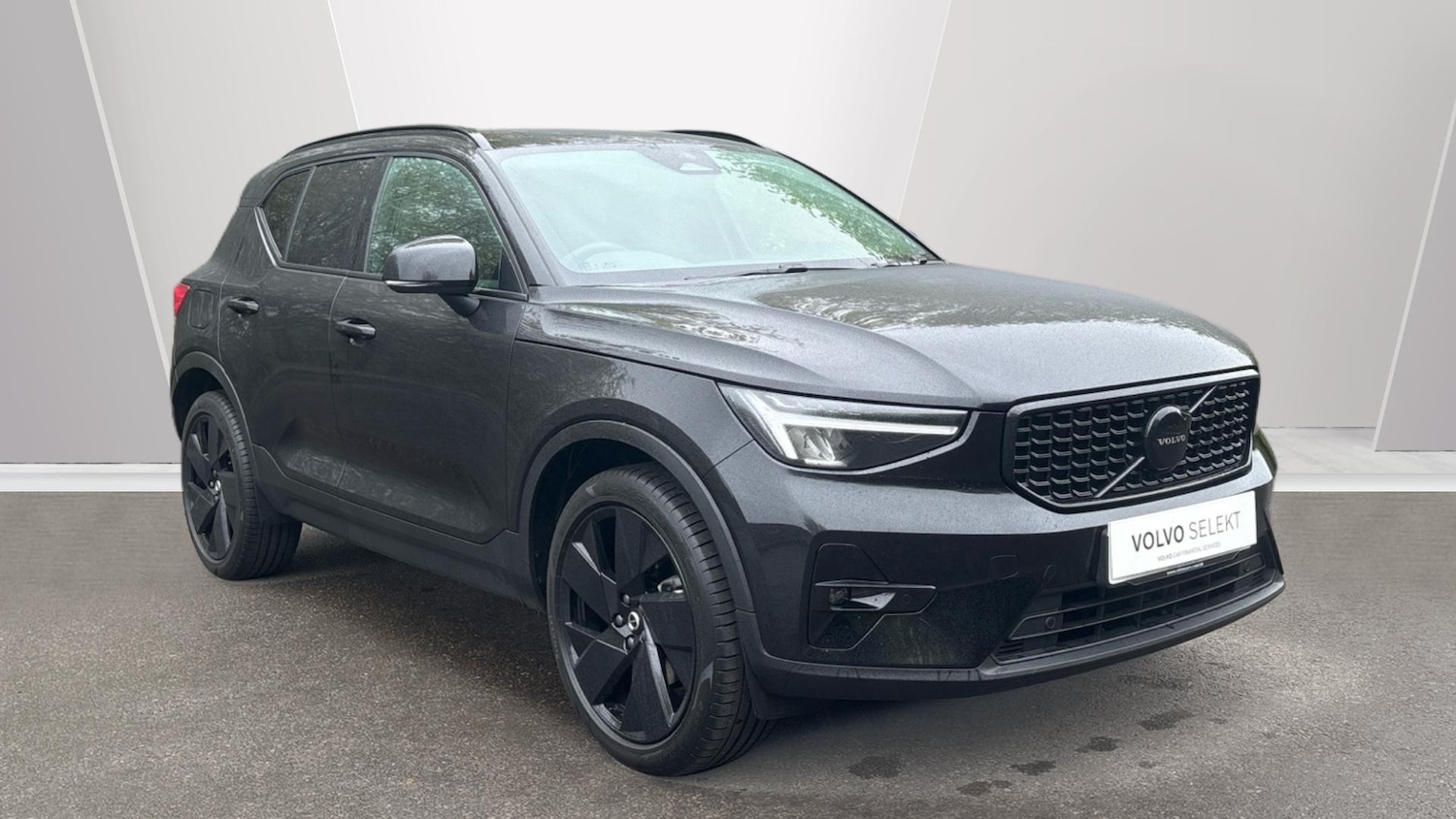 Used Volvo XC40 2025 for sale - 78176358: Photo 1