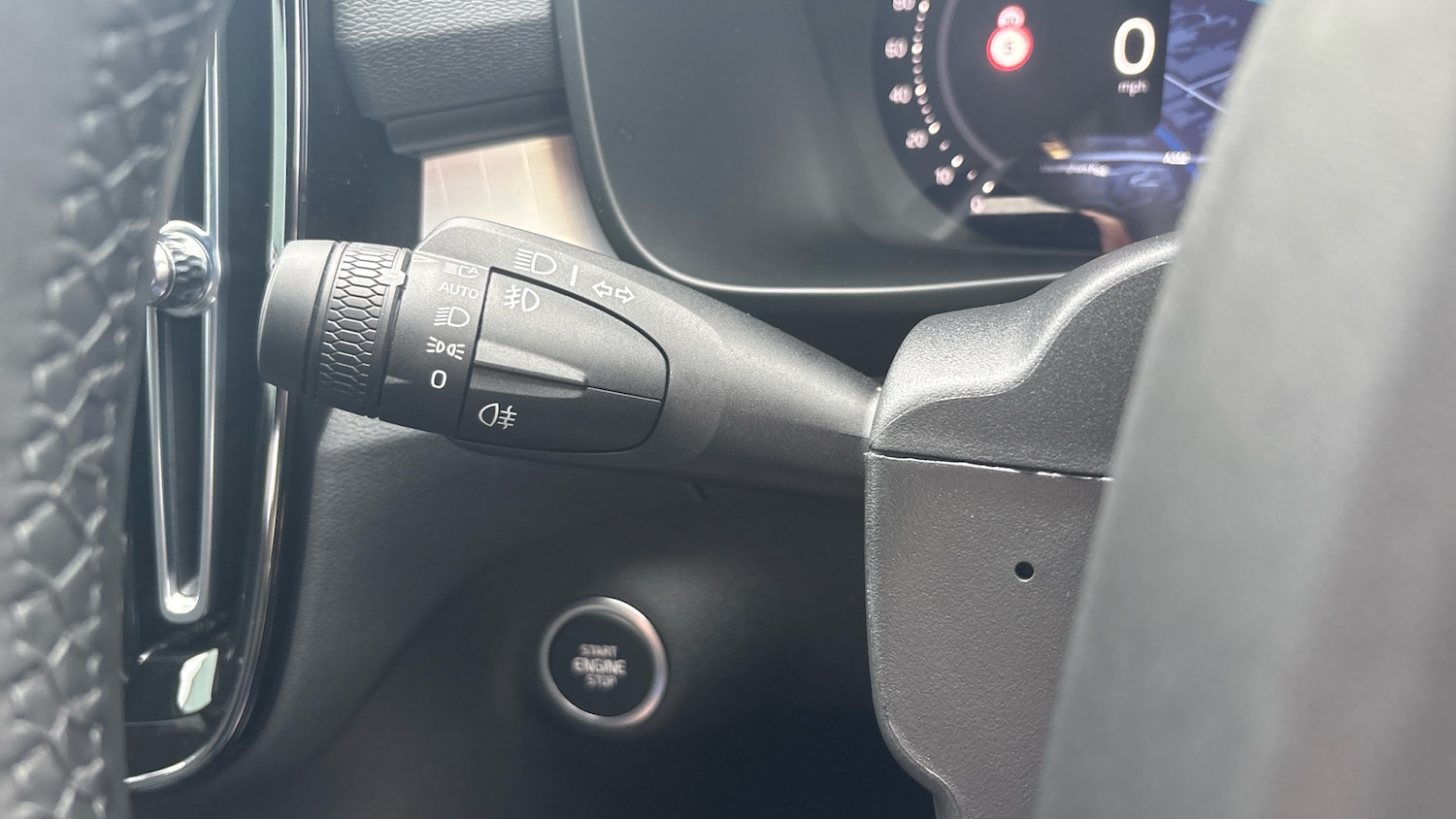 Used Volvo XC40 2025 for sale - 78176358: Photo 19