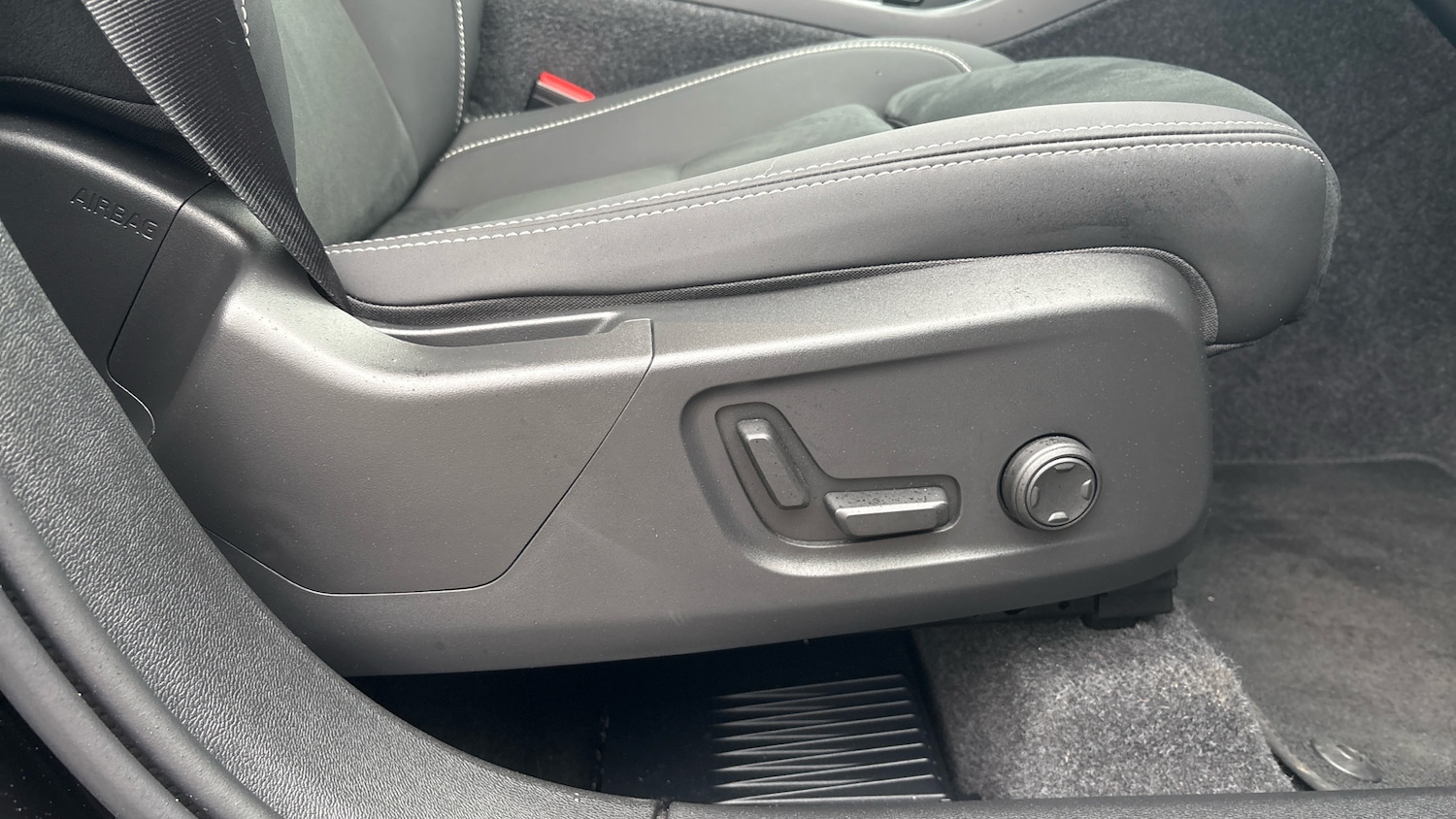 Used Volvo XC40 2025 for sale - 78176358: Photo 28