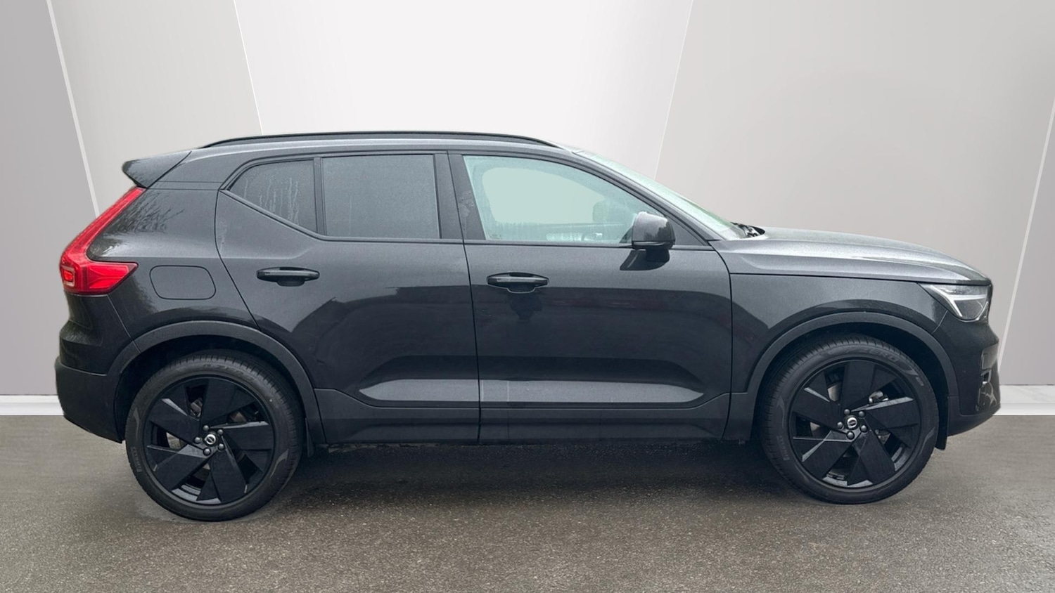 Used Volvo XC40 2025 for sale - 78176358: Photo 3