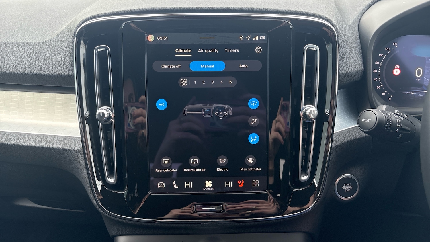 Used Volvo XC40 2025 for sale - 78176358: Photo 36