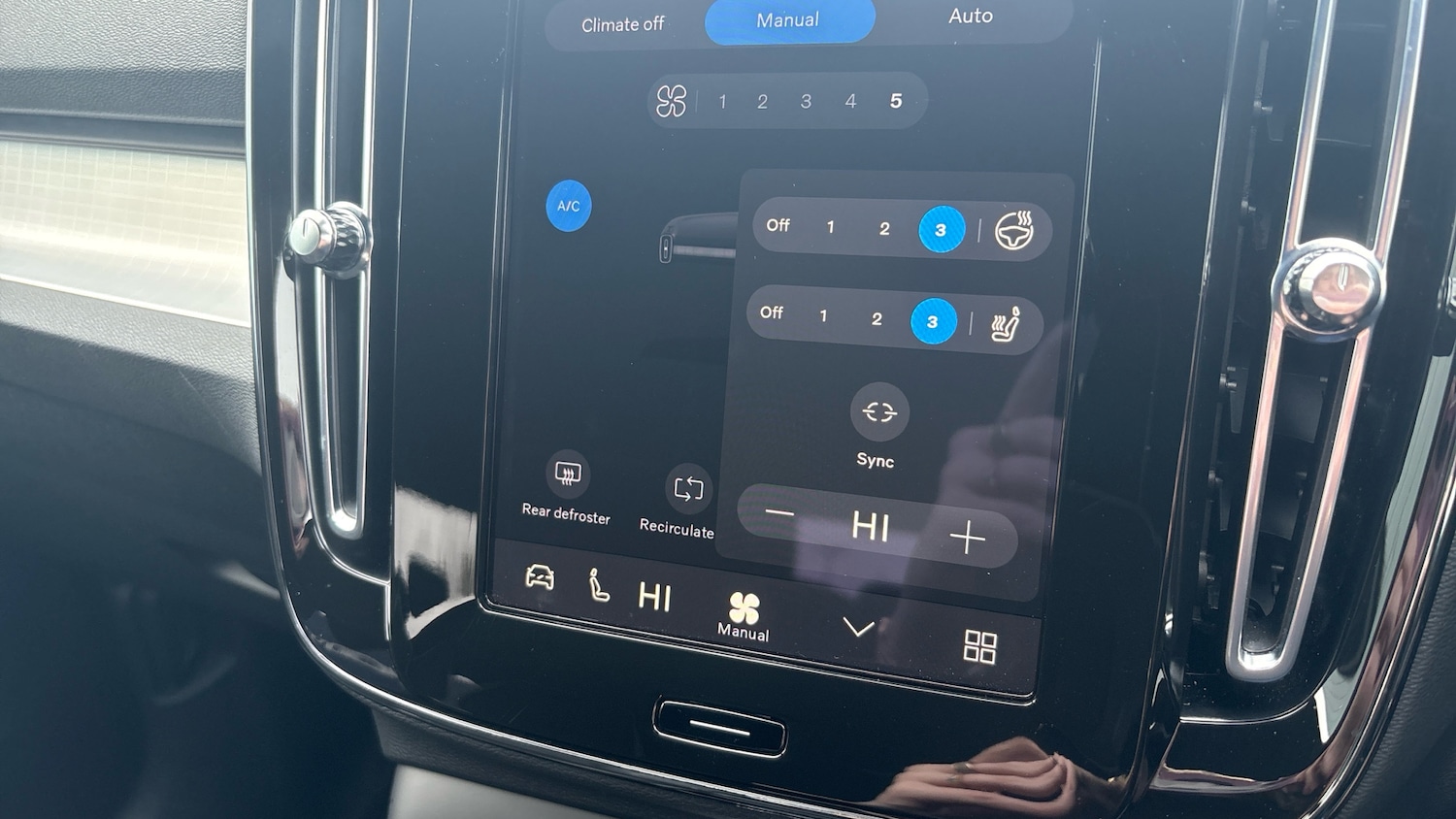 Used Volvo XC40 2025 for sale - 78176358: Photo 37