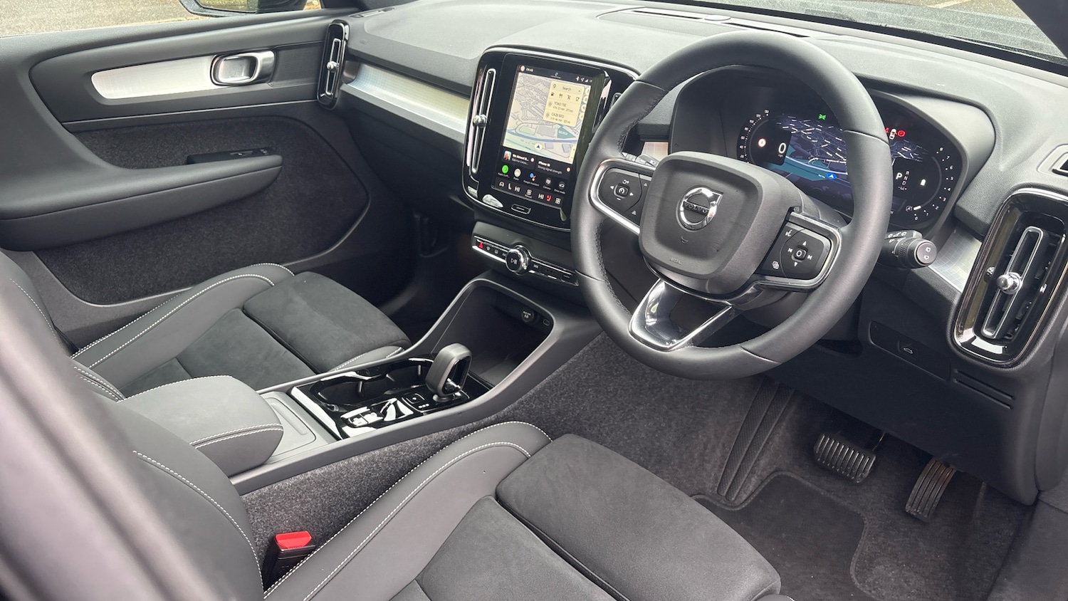 Used Volvo XC40 2025 for sale - 78176358: Photo 4