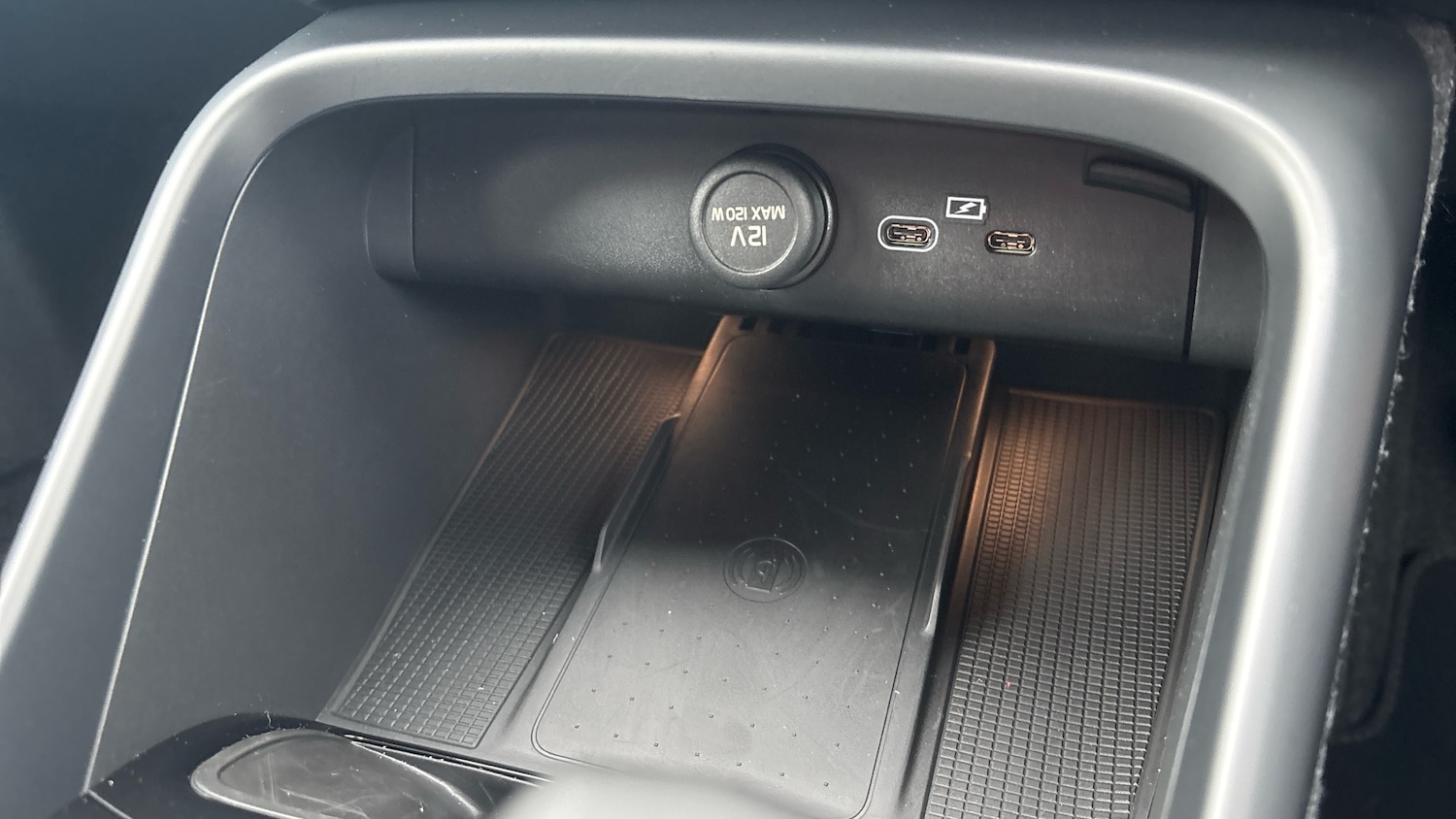 Used Volvo XC40 2025 for sale - 78176358: Photo 40