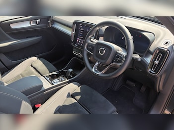 Used Volvo XC40 2025 for sale - 79341008: Photo