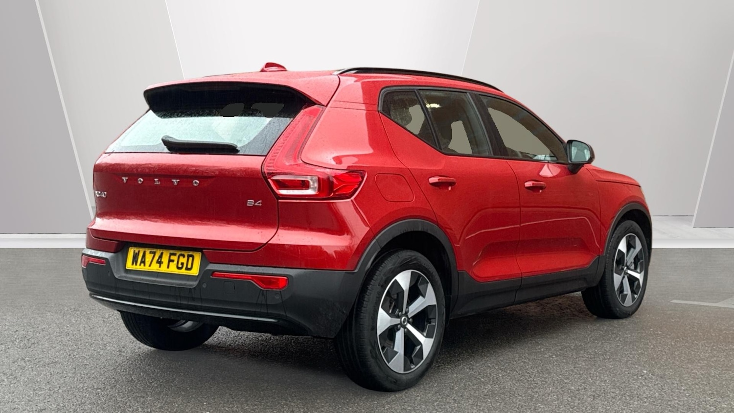 Used Volvo XC40 2024 for sale - 77186760: Photo 2