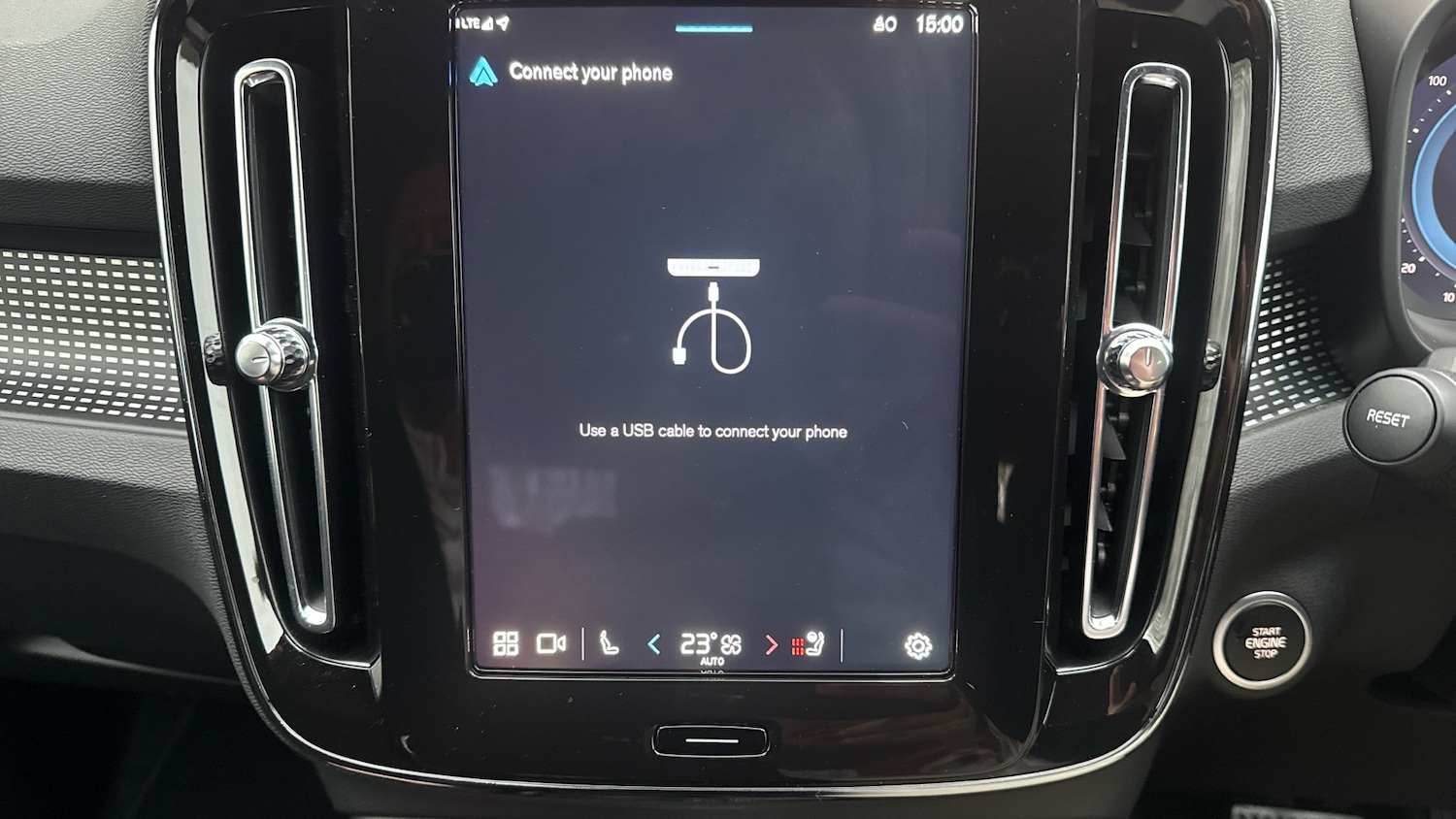 Used Volvo XC40 2024 for sale - 77186760: Photo 33