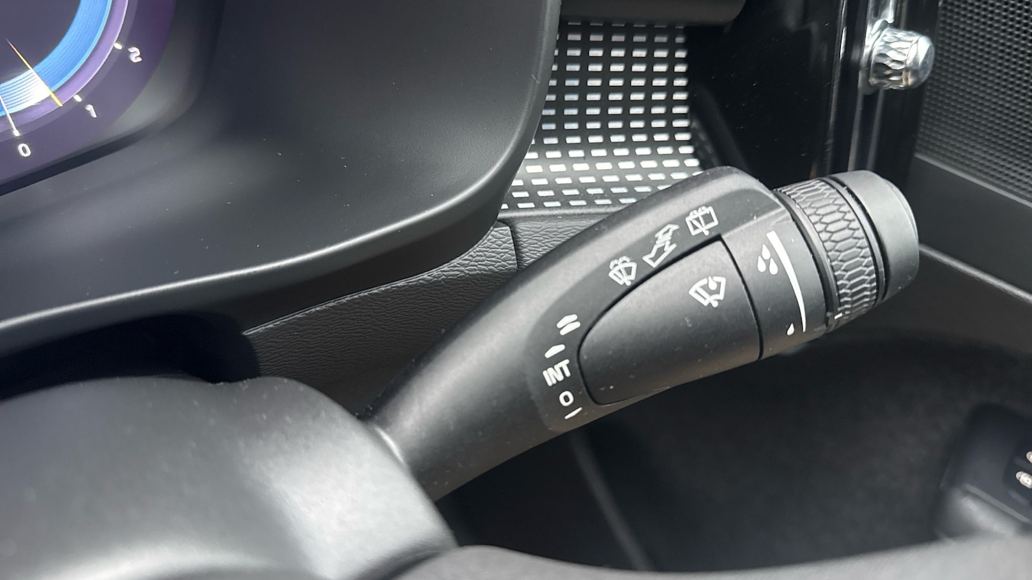 Used Volvo XC40 2024 for sale - 77186760: Photo 44