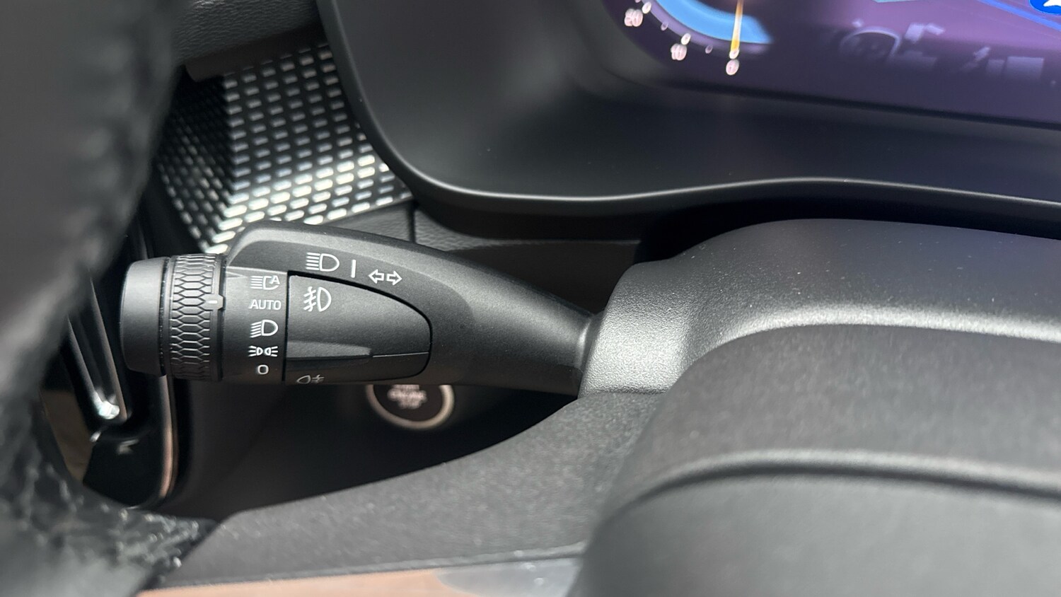 Used Volvo XC40 2024 for sale - 77186760: Photo 45