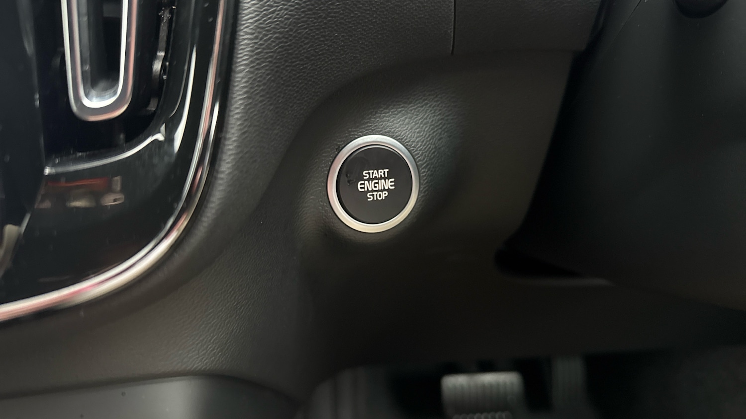 Used Volvo XC40 2024 for sale - 77186760: Photo 46